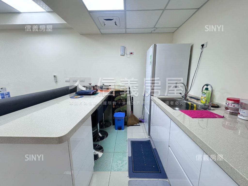 詠美館棟距遠發財樓兩房房屋室內格局與周邊環境