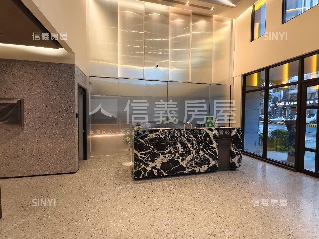 專任美景富都新向三房車位房屋室內格局與周邊環境