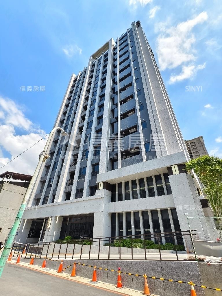 專任美景富都新向三房車位房屋室內格局與周邊環境