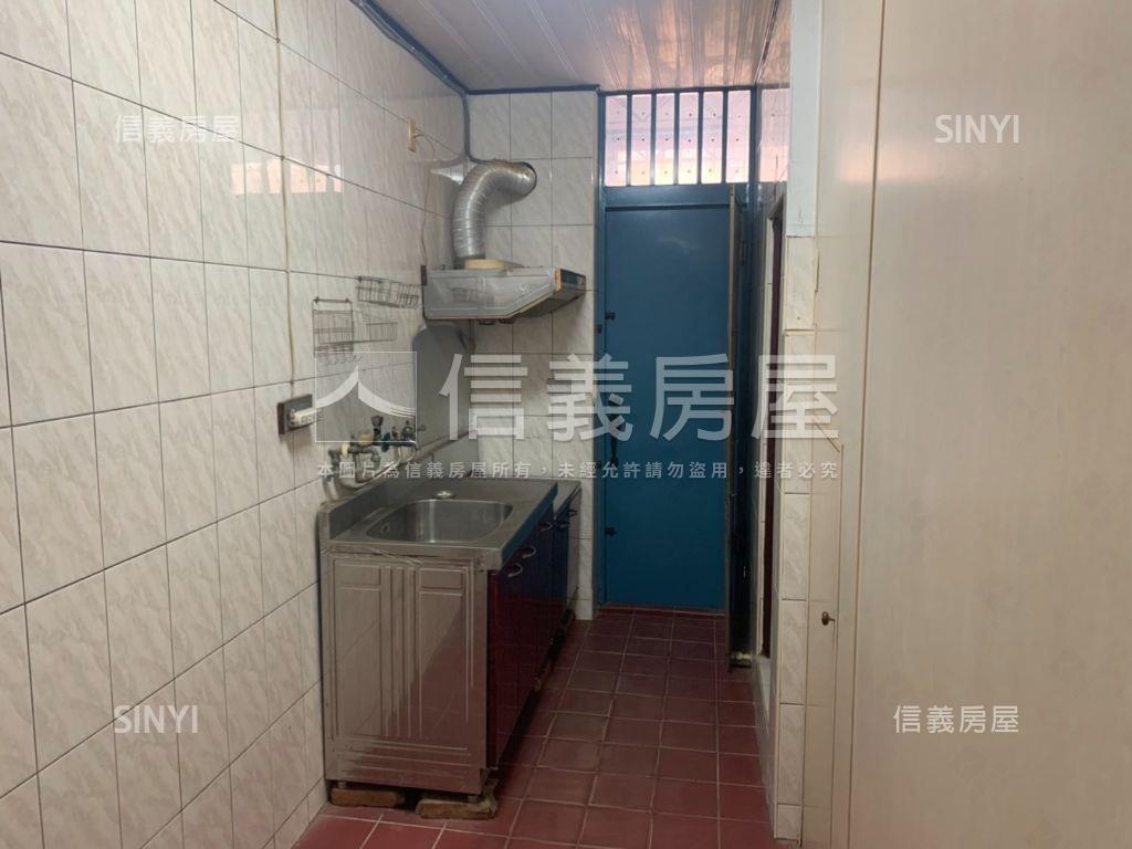 國安街民有文賢市場店住房屋室內格局與周邊環境
