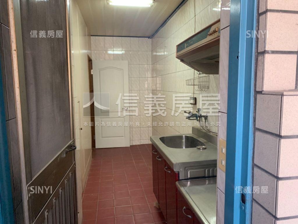 國安街民有文賢市場店住房屋室內格局與周邊環境