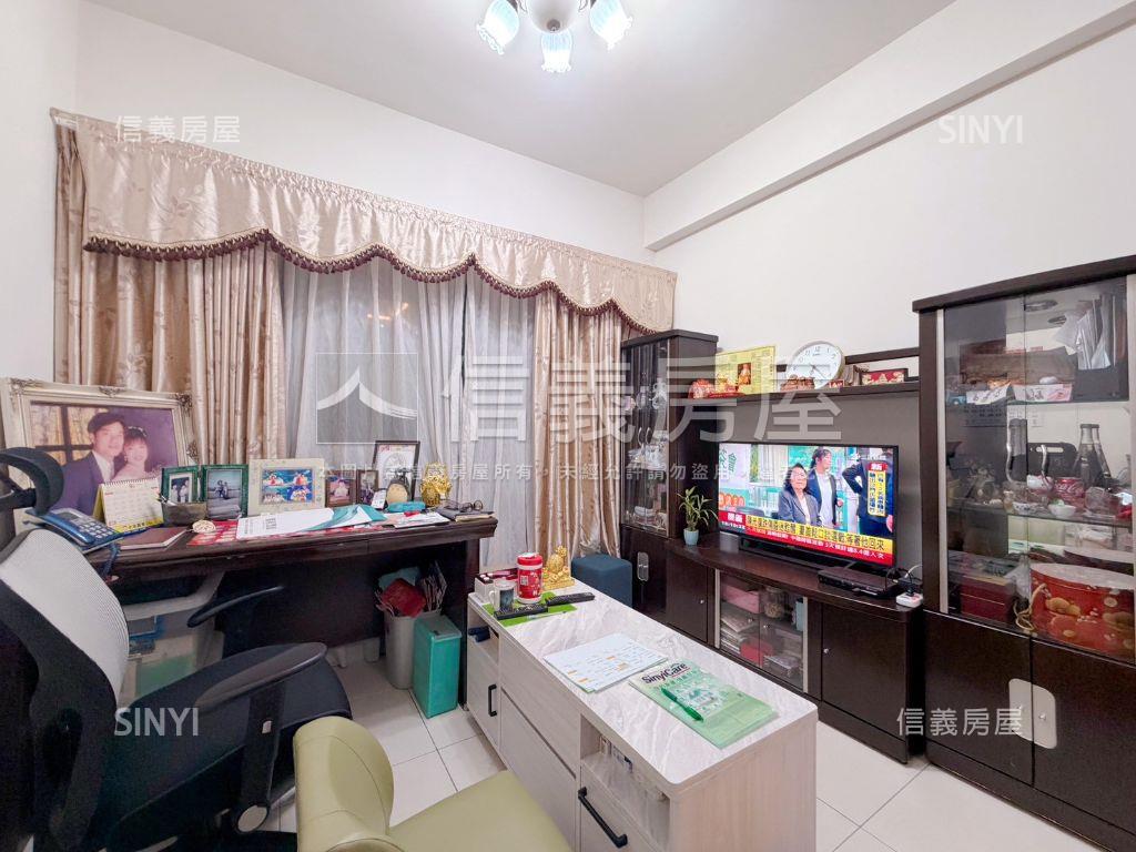 長堤。方正３房帶車位房屋室內格局與周邊環境