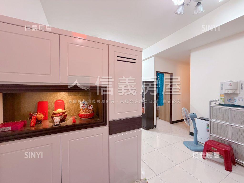 長堤。方正３房帶車位房屋室內格局與周邊環境