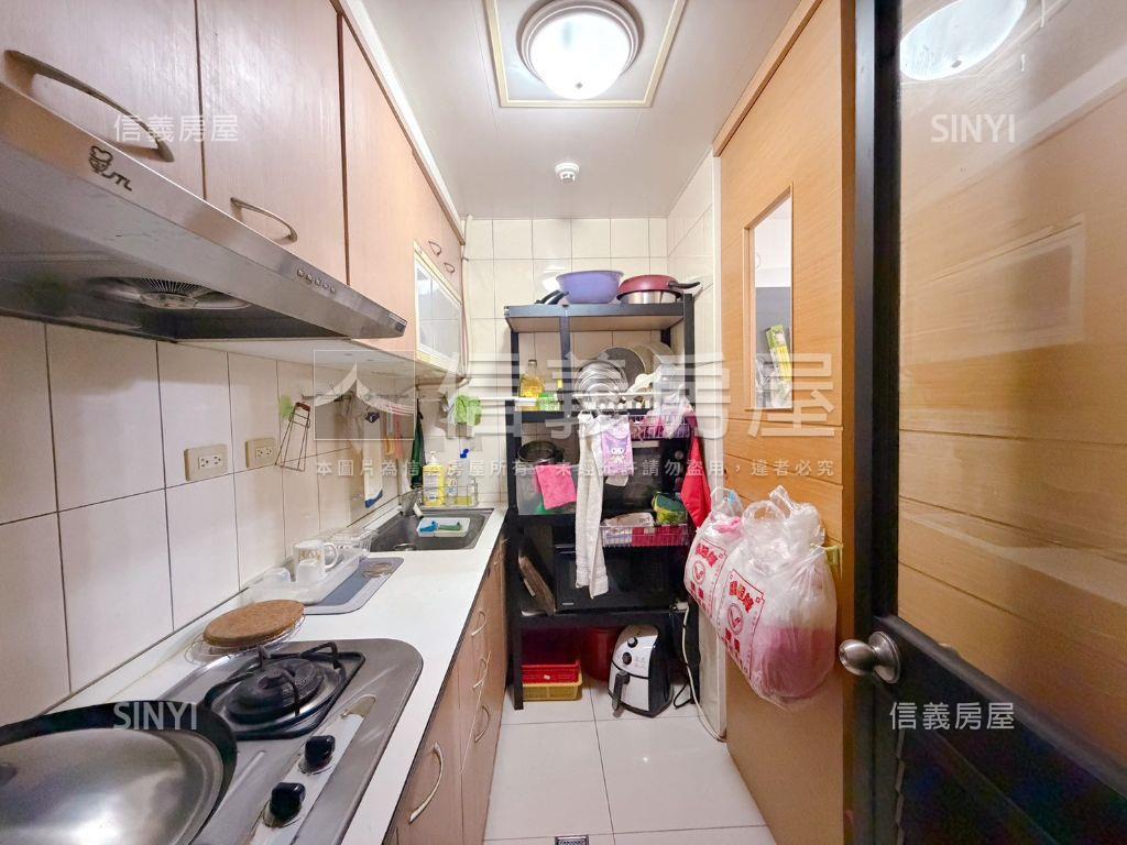 長堤。方正３房帶車位房屋室內格局與周邊環境