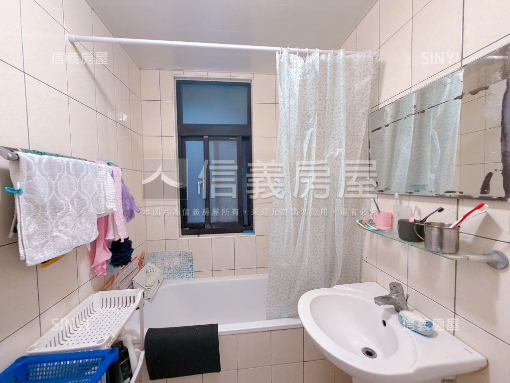 長堤。方正３房帶車位房屋室內格局與周邊環境