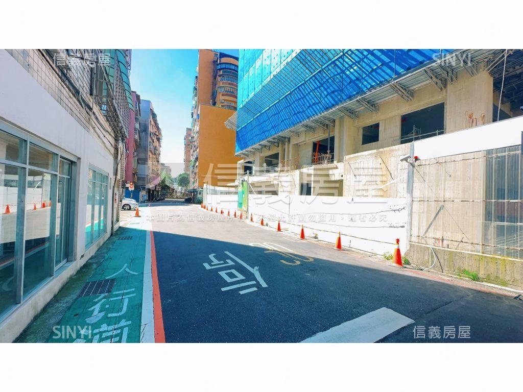 信義樂揚映白二房坡平車位房屋室內格局與周邊環境