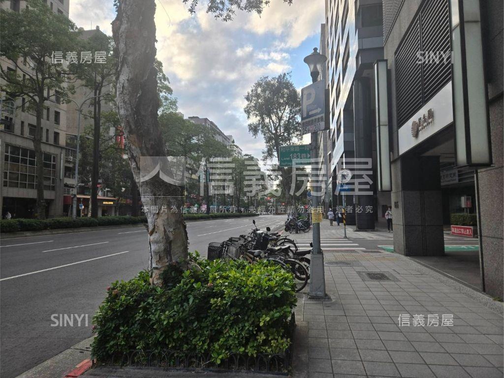 青田．八十里機械車位房屋室內格局與周邊環境