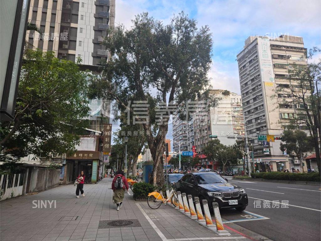 青田．八十里機械車位房屋室內格局與周邊環境