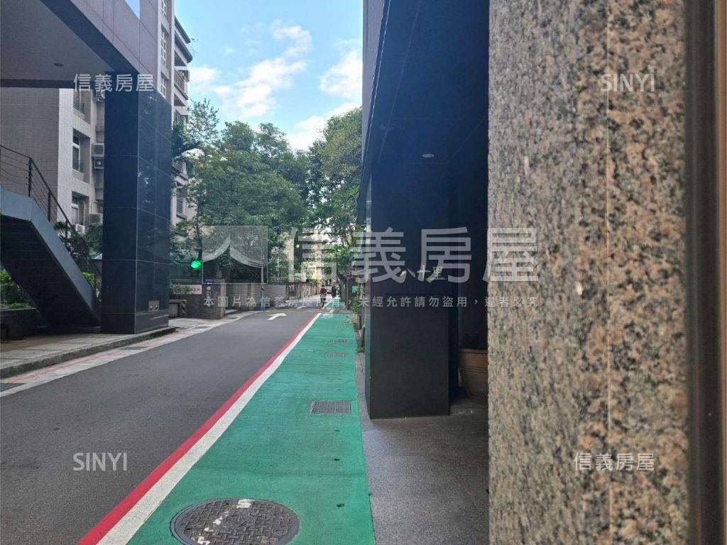 青田．八十里機械車位房屋室內格局與周邊環境