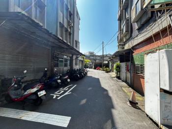 地坪４６．８１適重新自建