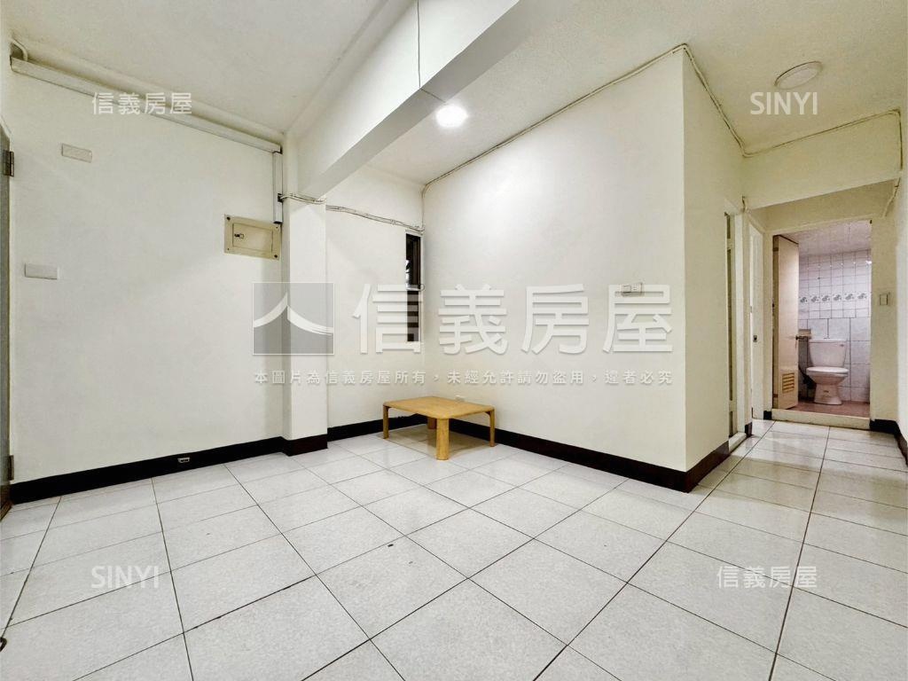 三民低總價電梯收租雙套房房屋室內格局與周邊環境