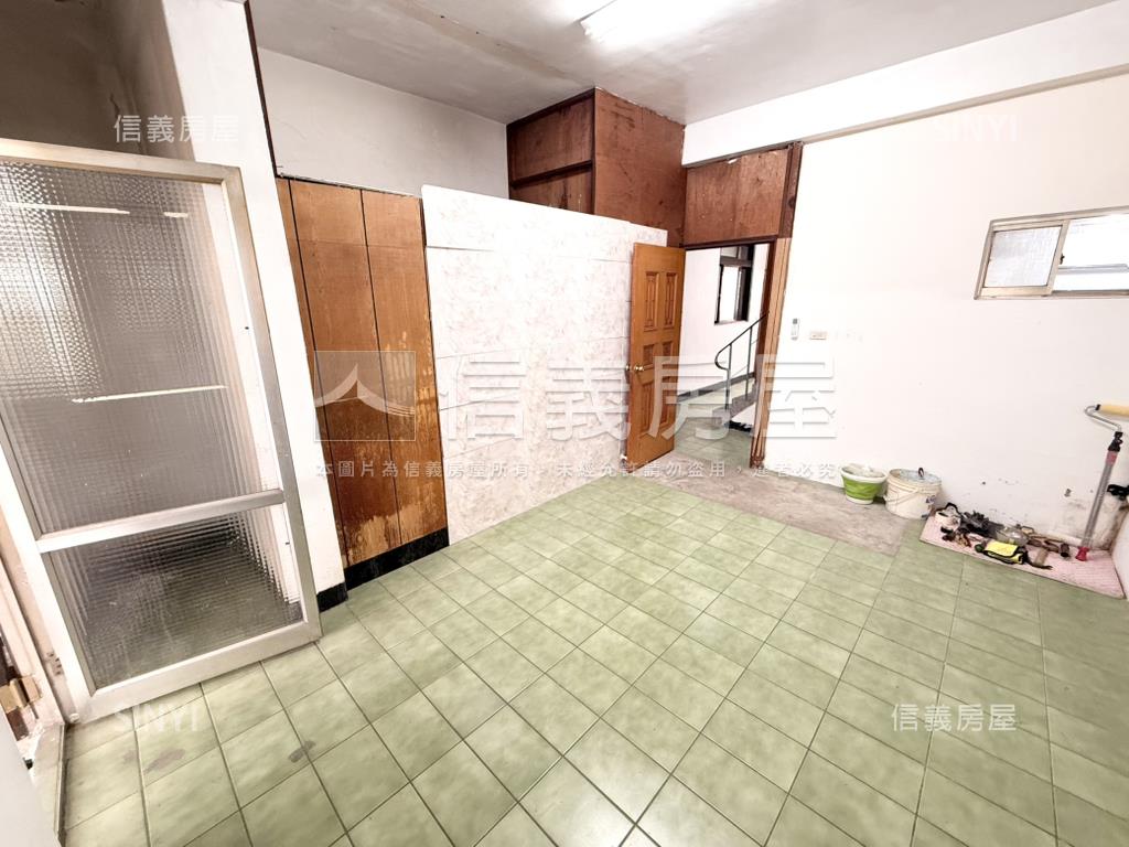 南屯活路低總價透天房屋室內格局與周邊環境