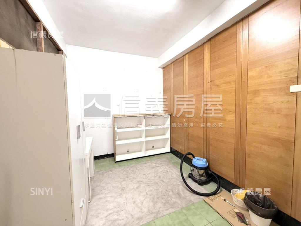 南屯活路低總價透天房屋室內格局與周邊環境