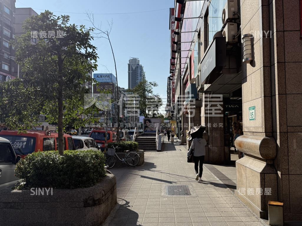 頂好名店城３樓金店房屋室內格局與周邊環境