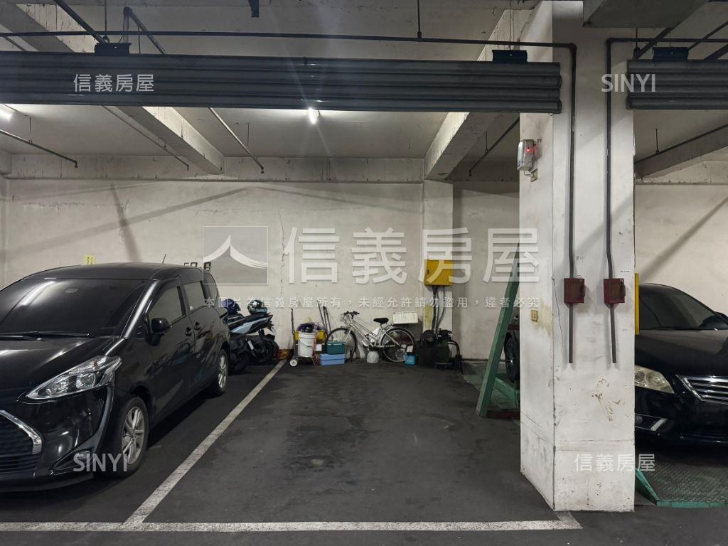 絕美裝潢氣派美宅附平車位房屋室內格局與周邊環境