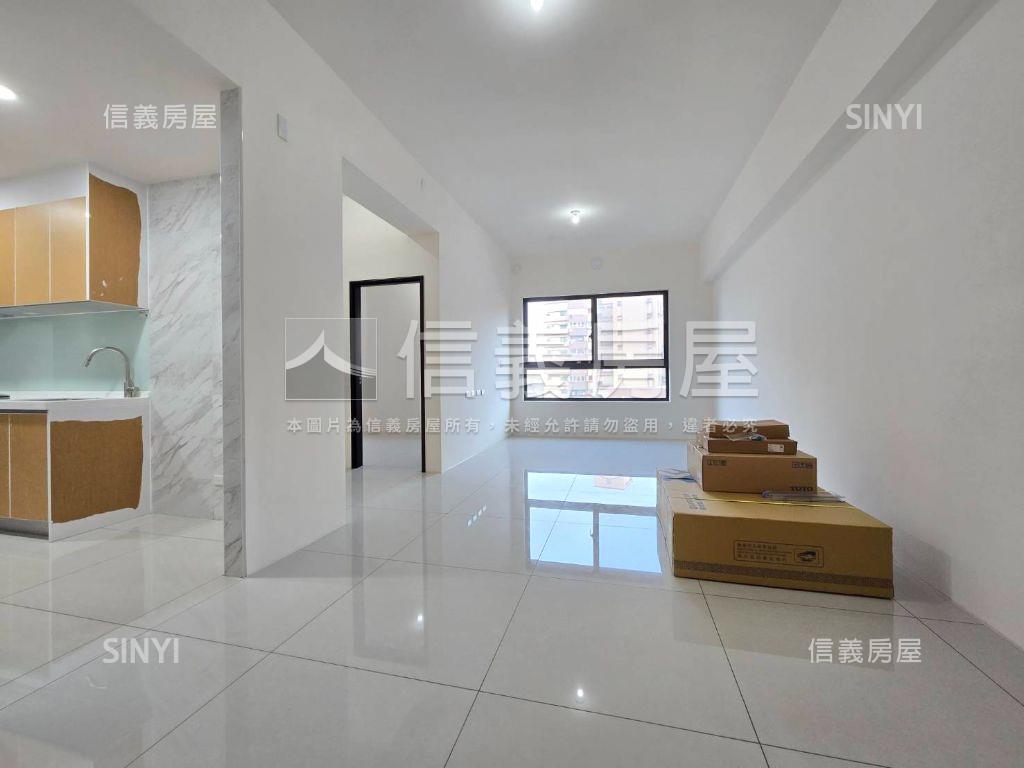 專任君邑富永三房車位房屋室內格局與周邊環境