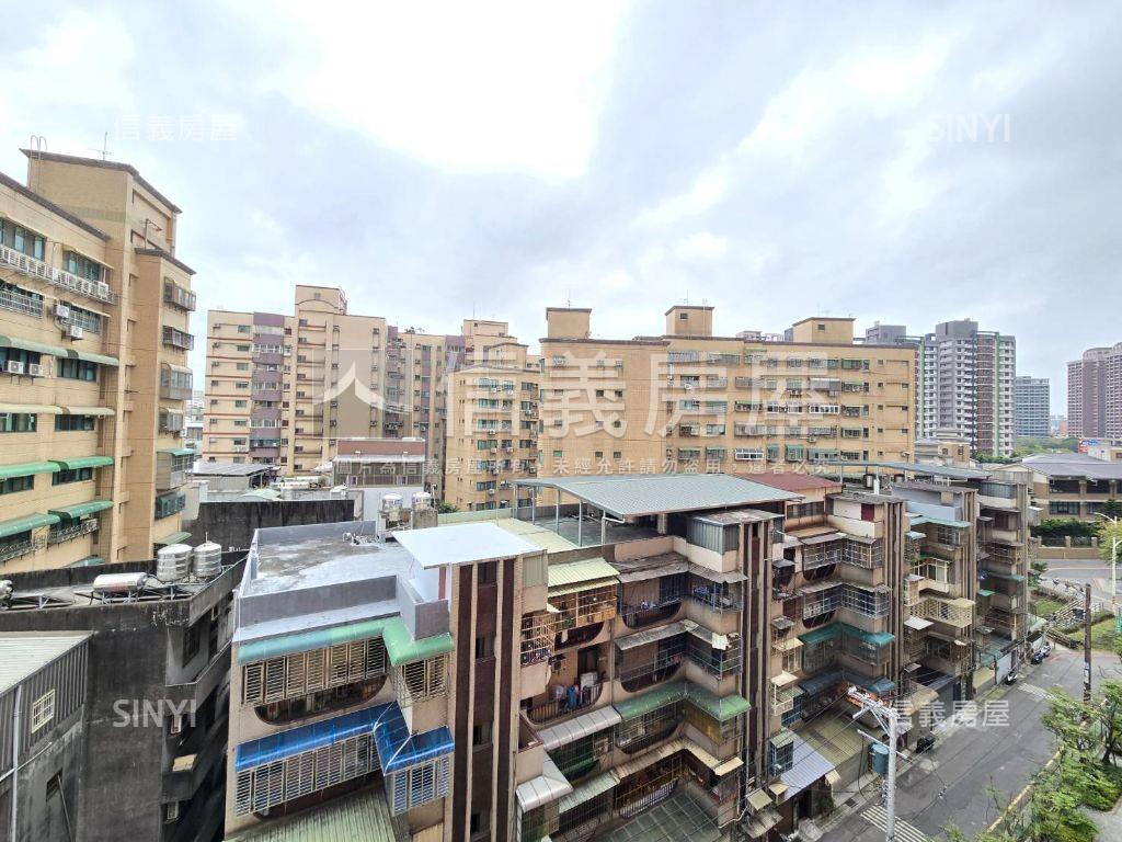 專任君邑富永三房車位房屋室內格局與周邊環境