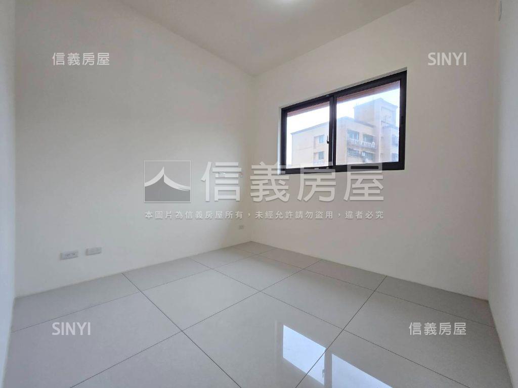 專任君邑富永三房車位房屋室內格局與周邊環境