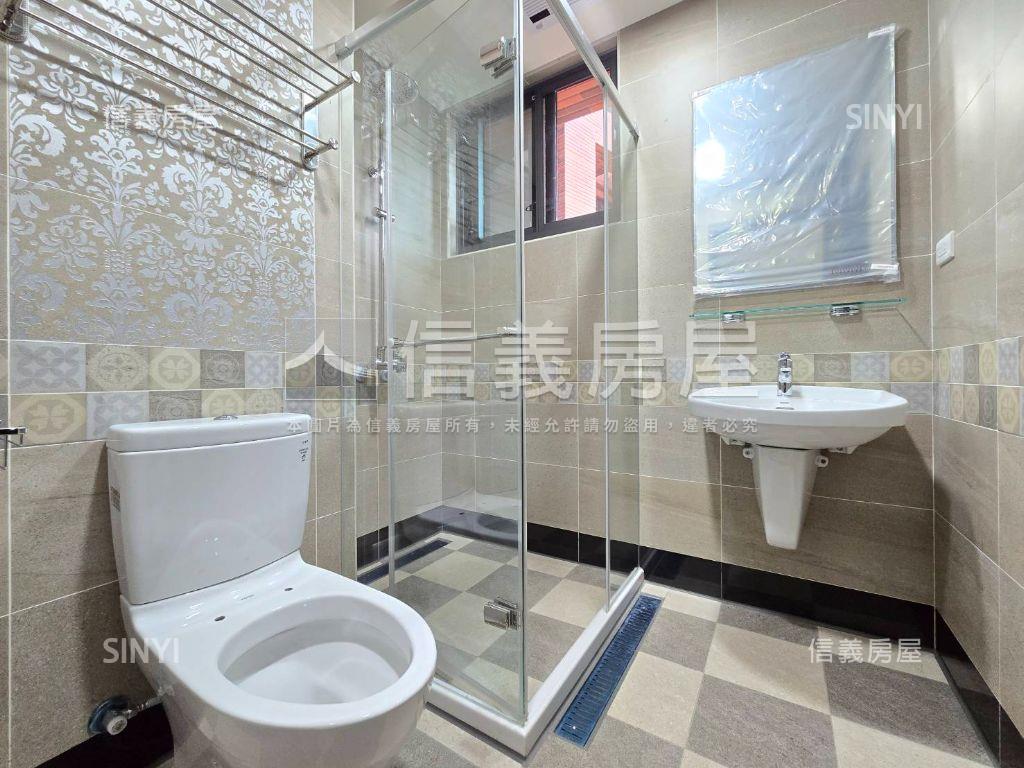 專任君邑富永三房車位房屋室內格局與周邊環境