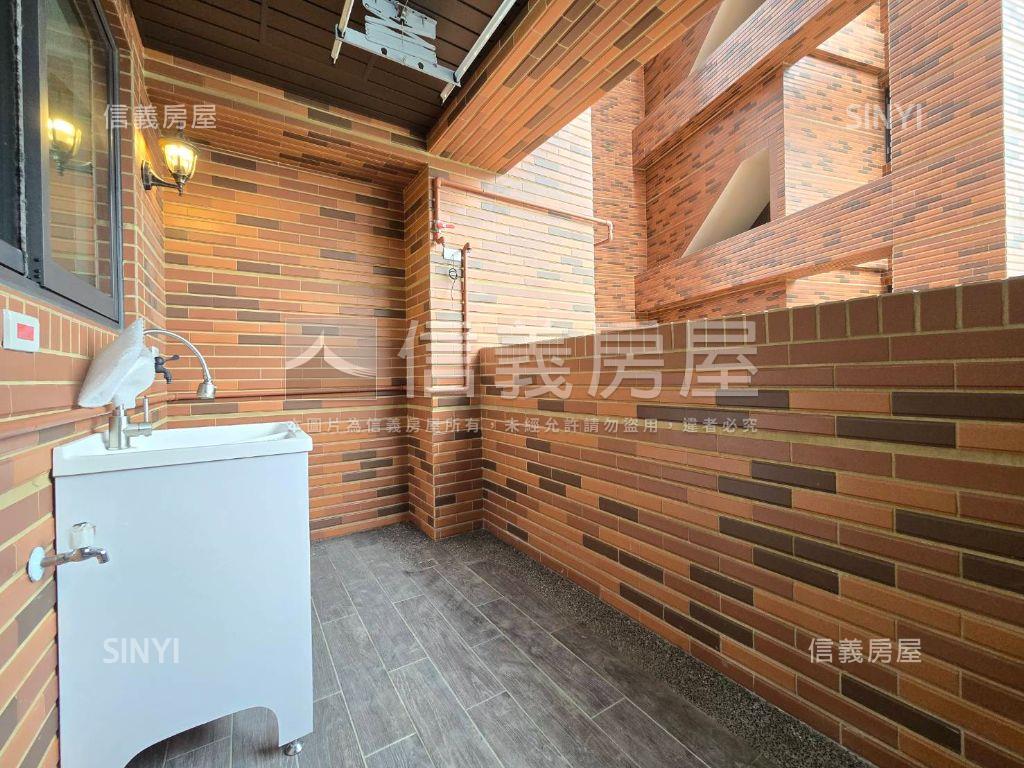 專任君邑富永三房車位房屋室內格局與周邊環境