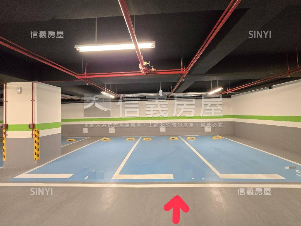 專任君邑富永三房車位房屋室內格局與周邊環境