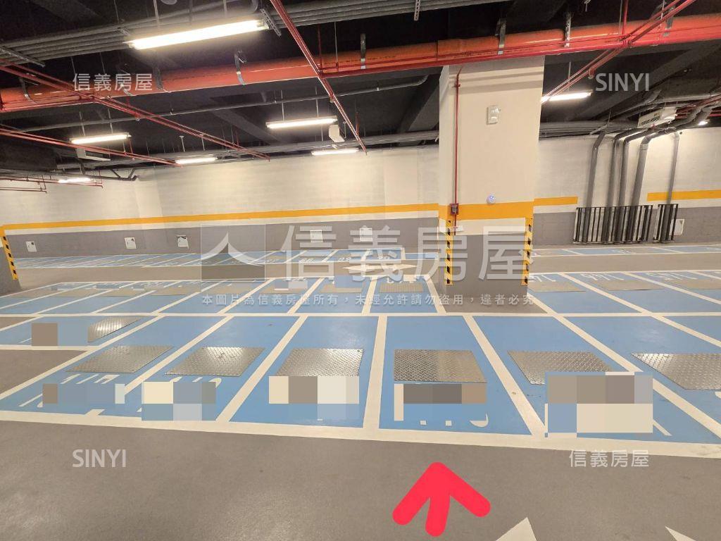專任君邑富永三房車位房屋室內格局與周邊環境