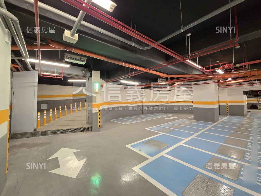 專任君邑富永三房車位房屋室內格局與周邊環境
