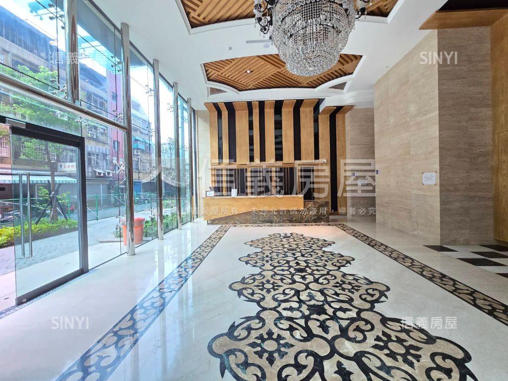 專任君邑富永三房車位房屋室內格局與周邊環境