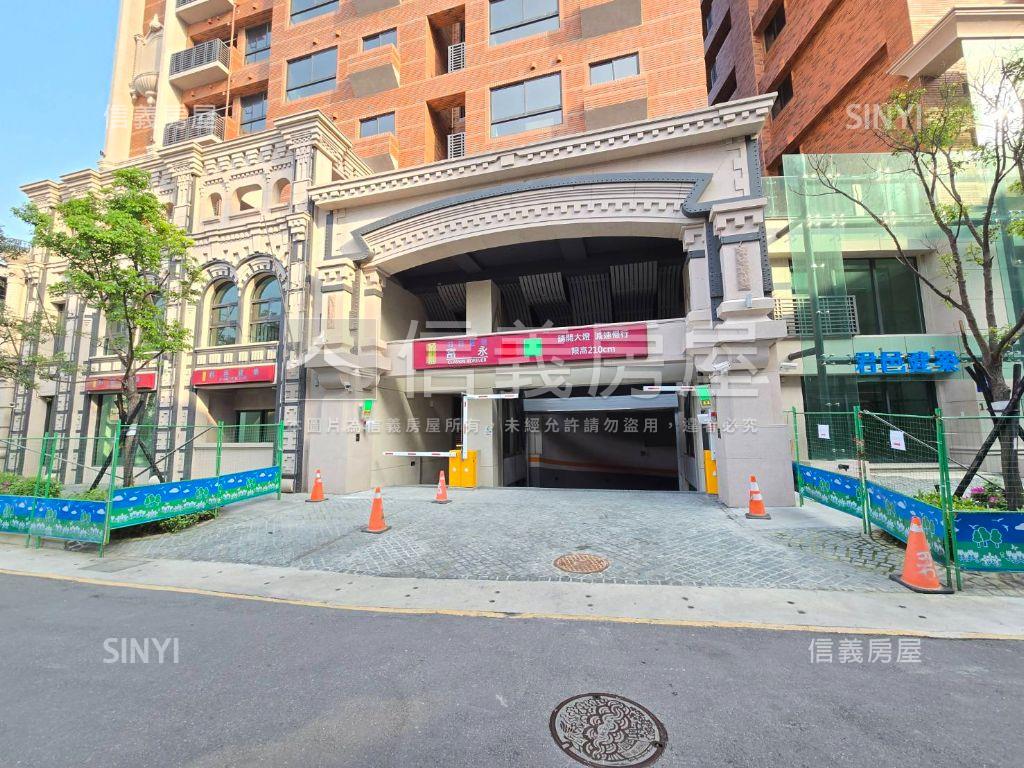 專任君邑富永三房車位房屋室內格局與周邊環境