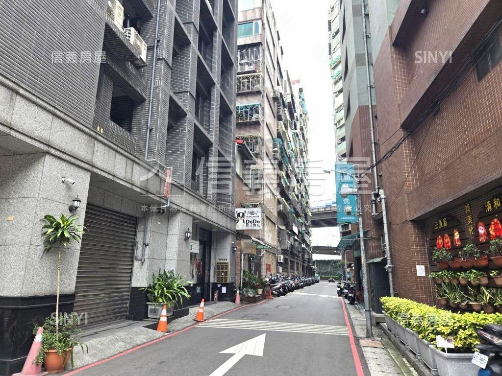 電梯美河景三房房屋室內格局與周邊環境