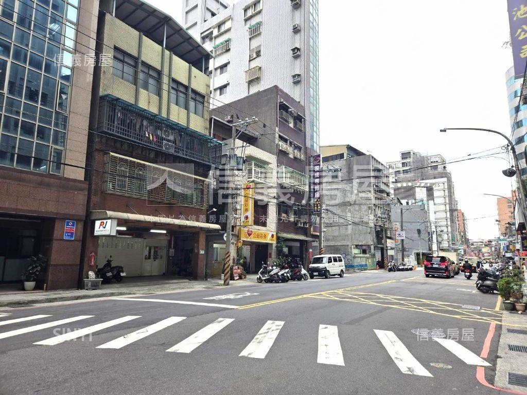電梯美河景附車位房屋室內格局與周邊環境
