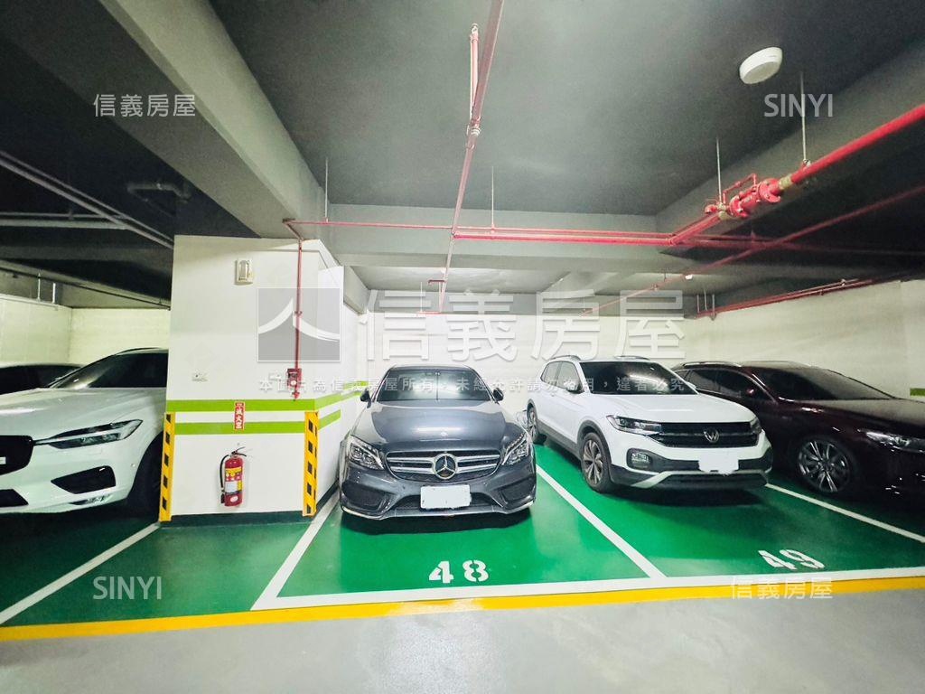 新世代高樓質感三房車位房屋室內格局與周邊環境