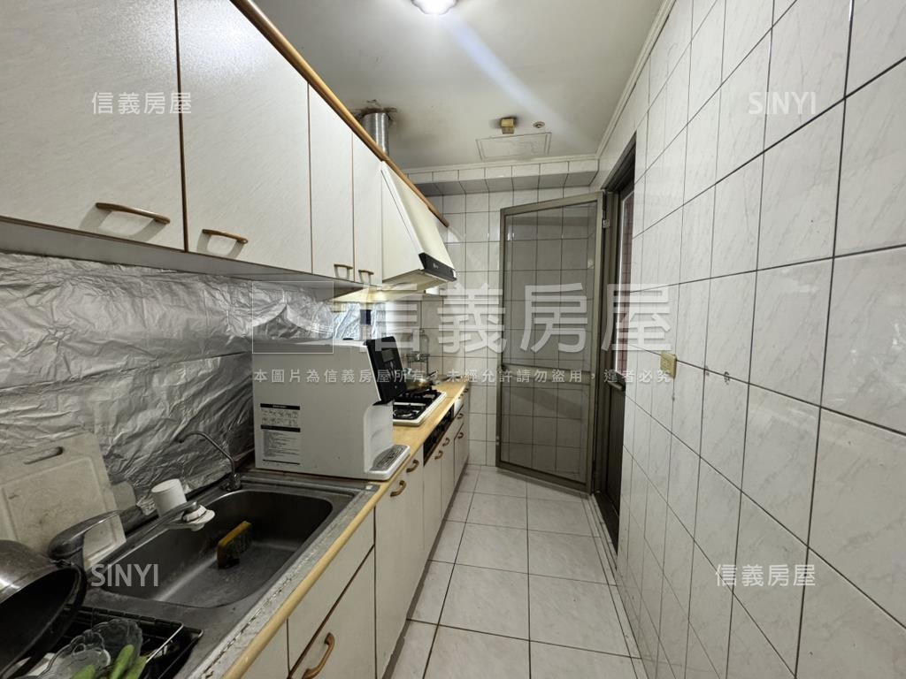 南區三房溫馨浪漫美屋房屋室內格局與周邊環境