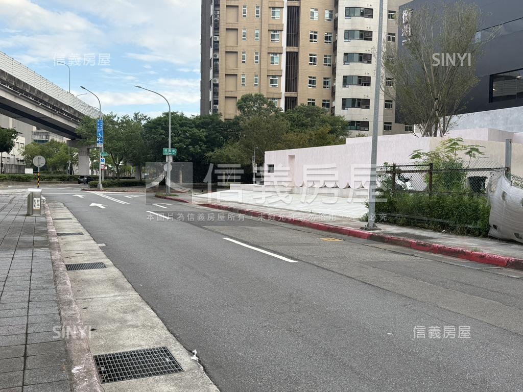 稀缺。經貿園區土地房屋室內格局與周邊環境