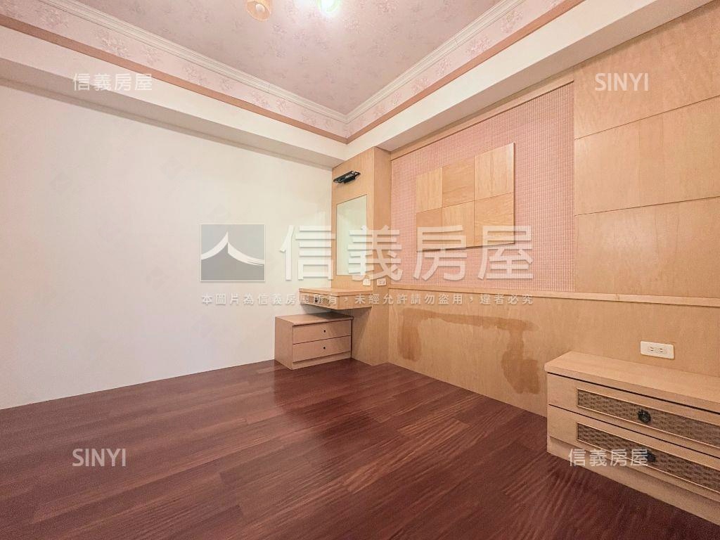 北區稀有車水馬龍三層樓店房屋室內格局與周邊環境