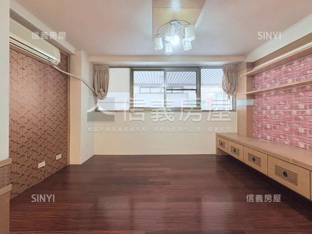 北區稀有車水馬龍三層樓店房屋室內格局與周邊環境