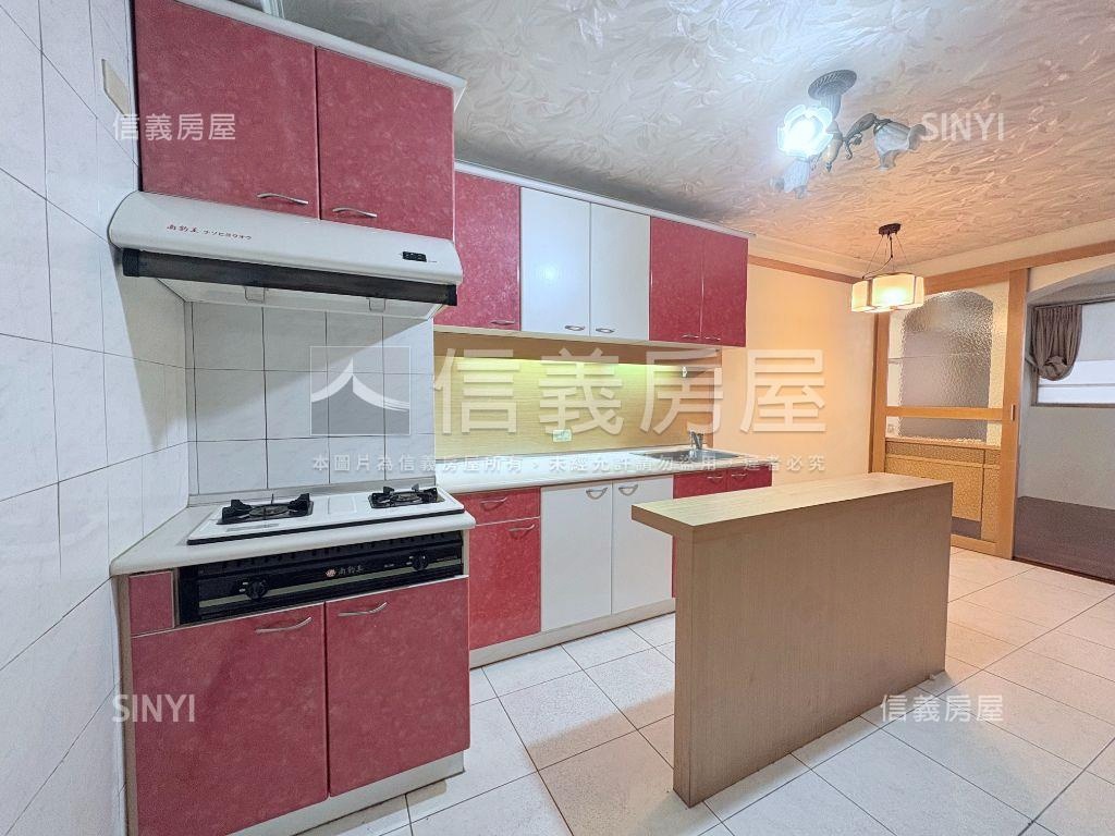 北區稀有車水馬龍三層樓店房屋室內格局與周邊環境