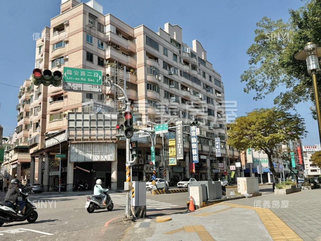 北區稀有車水馬龍三層樓店房屋室內格局與周邊環境