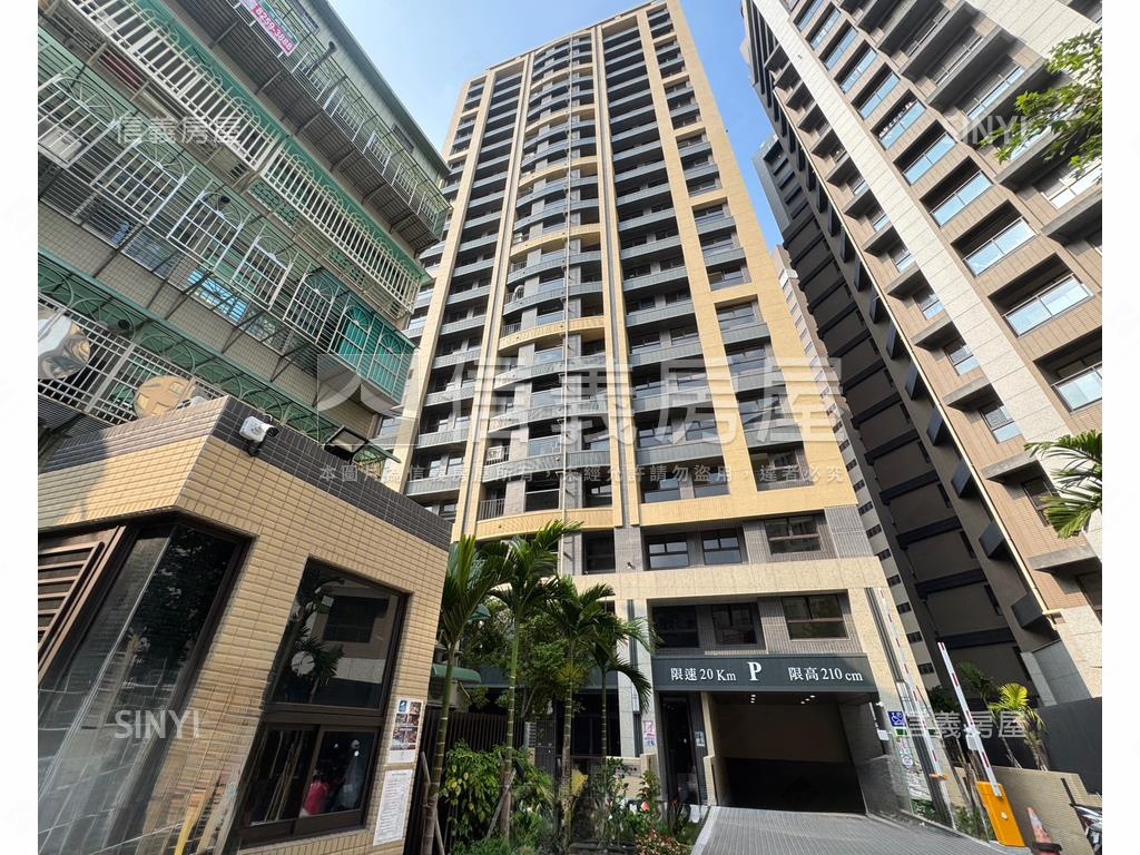 新埔全新英倫兩房車位房屋室內格局與周邊環境