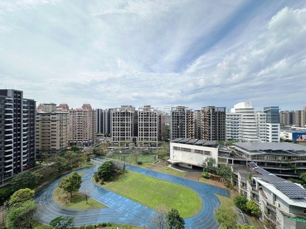 新市鎮★美景三房附坡平車房屋室內格局與周邊環境