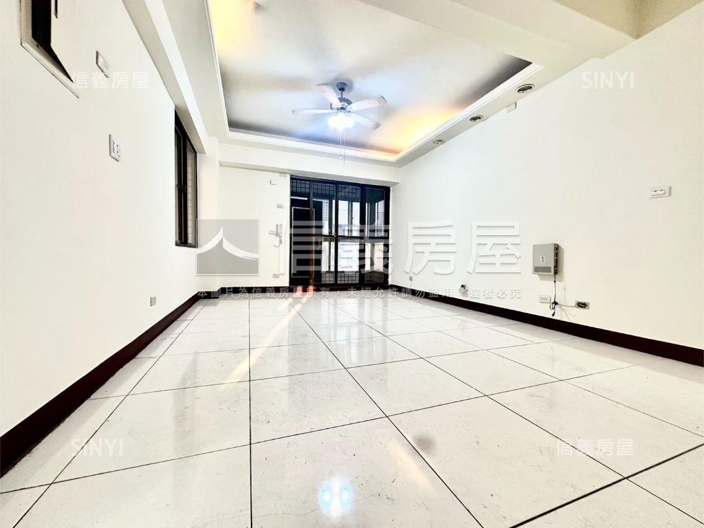 單坪約２０．６萬五房車位房屋室內格局與周邊環境