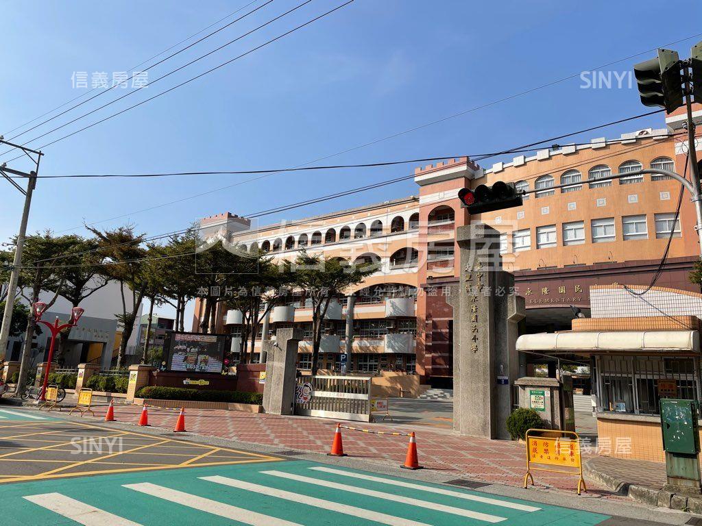 單坪約２０．６萬五房車位房屋室內格局與周邊環境