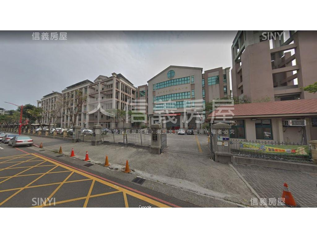 單坪約２０．６萬五房車位房屋室內格局與周邊環境