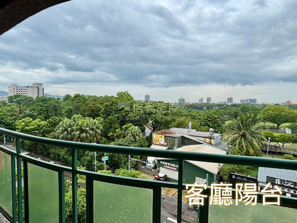 原生植物園景觀三房平車房屋室內格局與周邊環境