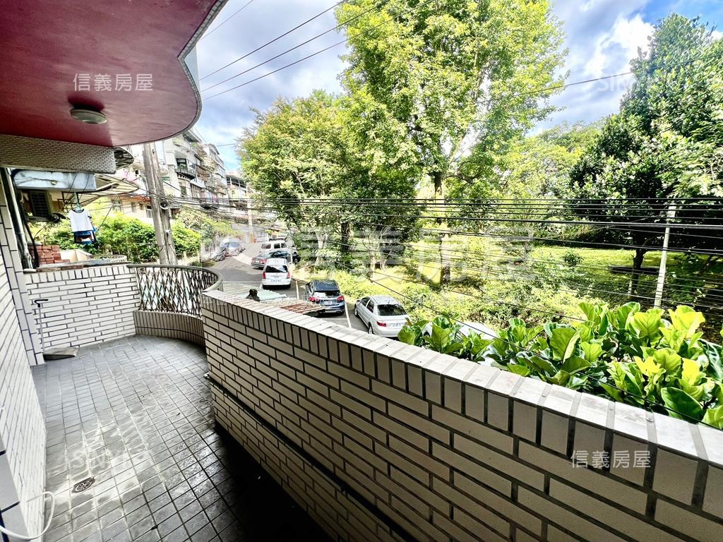 美之城稀有雙層綠景庭院宅房屋室內格局與周邊環境