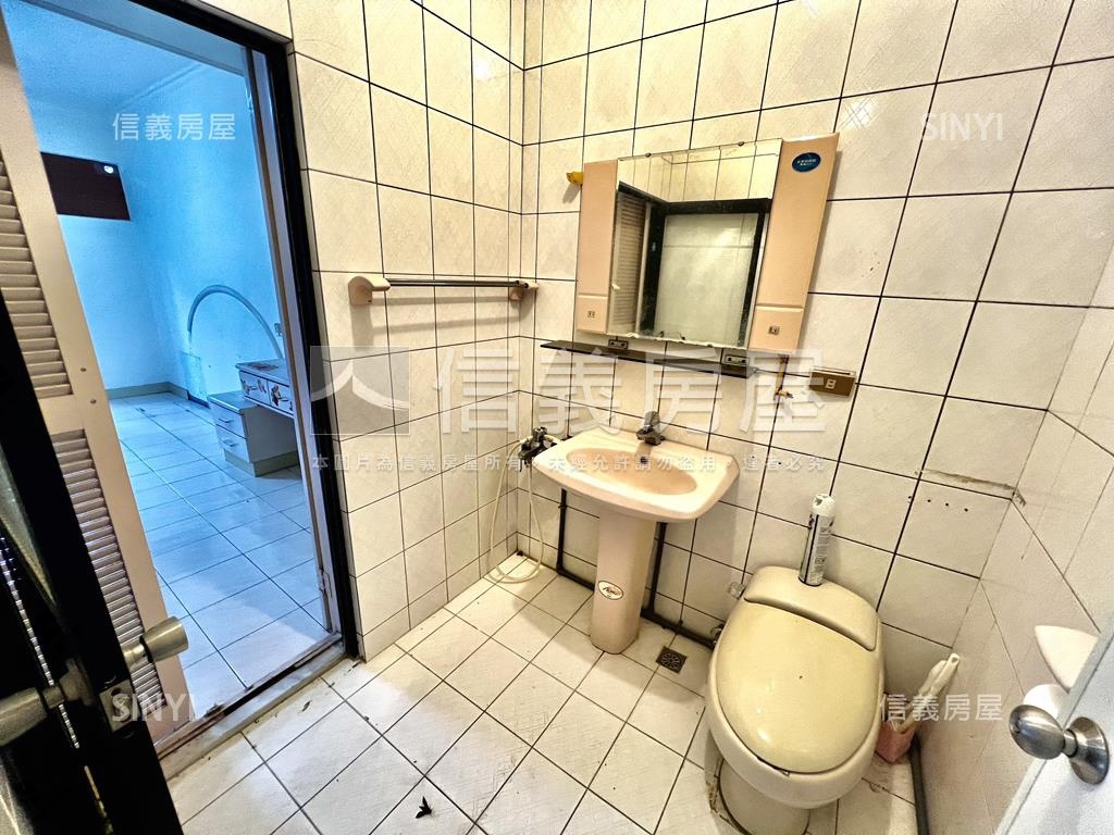 美之城稀有雙層綠景庭院宅房屋室內格局與周邊環境