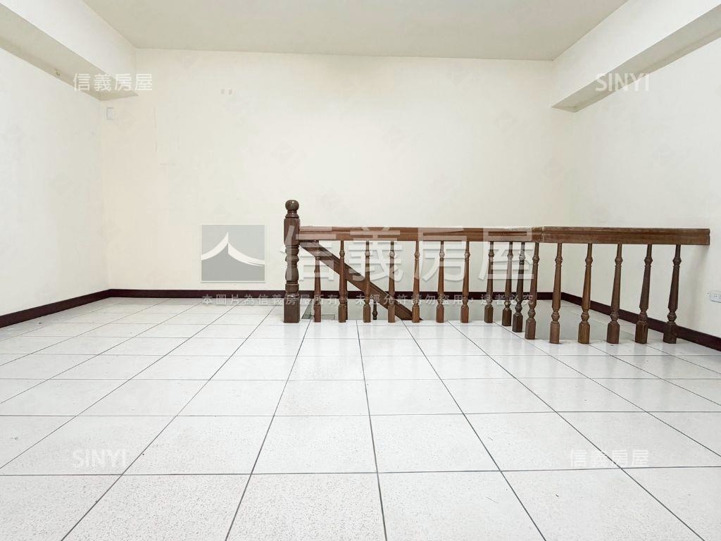 帥崇德路鬧中取靜文青店面房屋室內格局與周邊環境