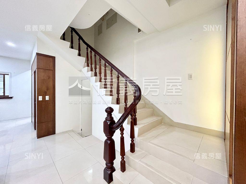 竹科金山鑫輝典藏車庫美墅房屋室內格局與周邊環境