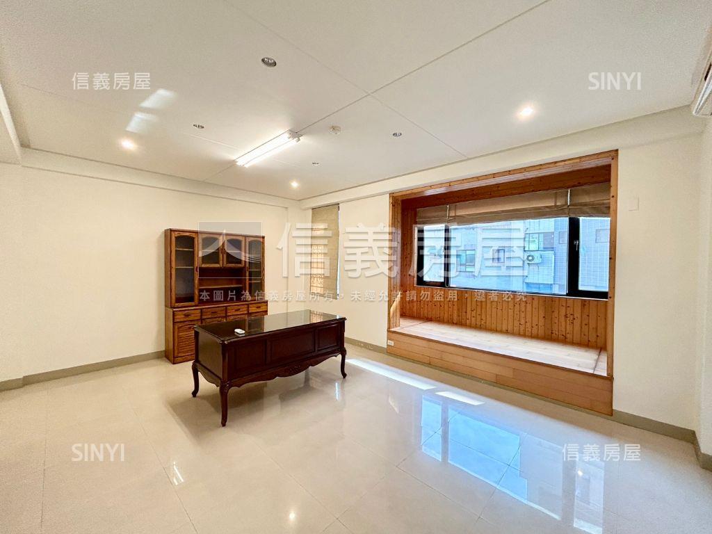 竹科金山鑫輝典藏車庫美墅房屋室內格局與周邊環境