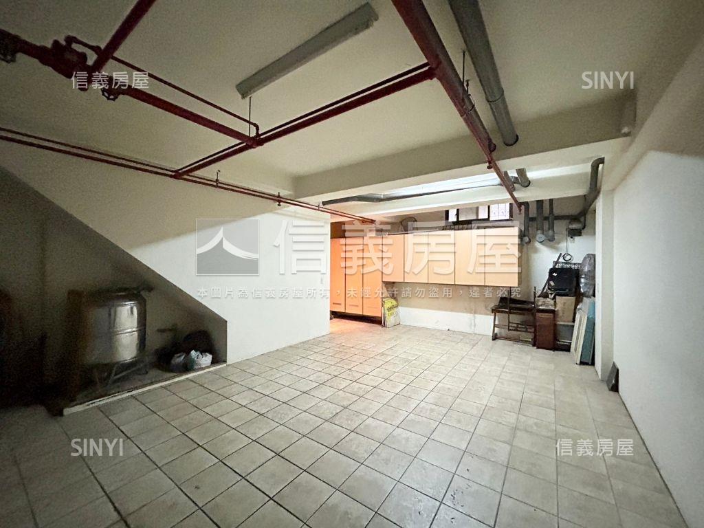 竹科金山鑫輝典藏車庫美墅房屋室內格局與周邊環境